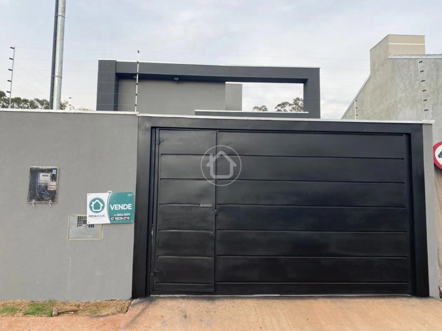 CASA COM 02 QUARTOS, SENDO 01 SUÍTE