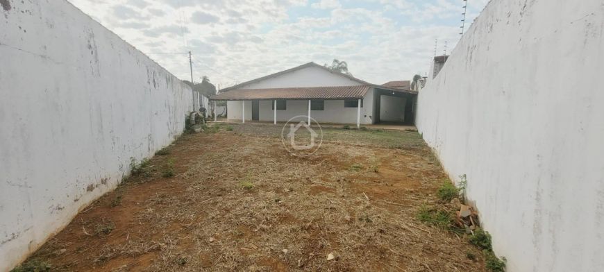CASA TERRENO AMPLO NO JARDIM IMA