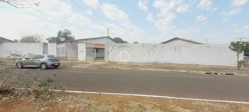 CASA TERRENO AMPLO NO JARDIM IMA