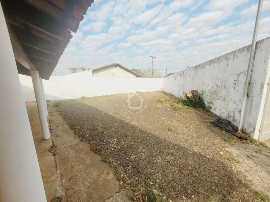 CASA TERRENO AMPLO NO JARDIM IMA