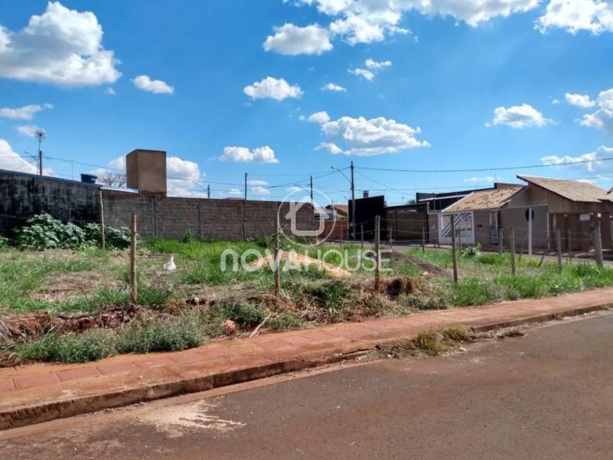 BAIRRO MONTE CASTELO - TERRENO PLANO