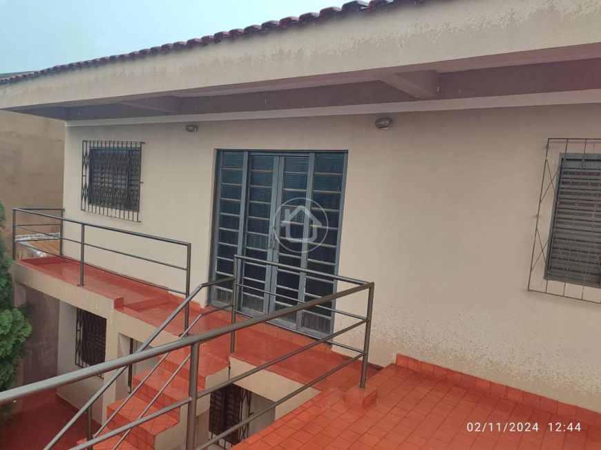 SOBRADO COM AMPLA AREA GOURMET