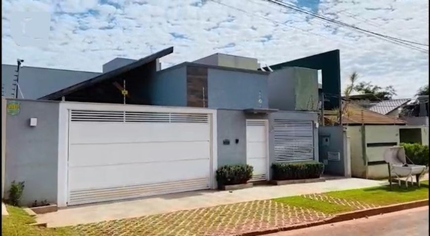 BELISSÍMO IMÓVEL COM 03 SUÍTES, ÁREA GOURMET e PISCINA!