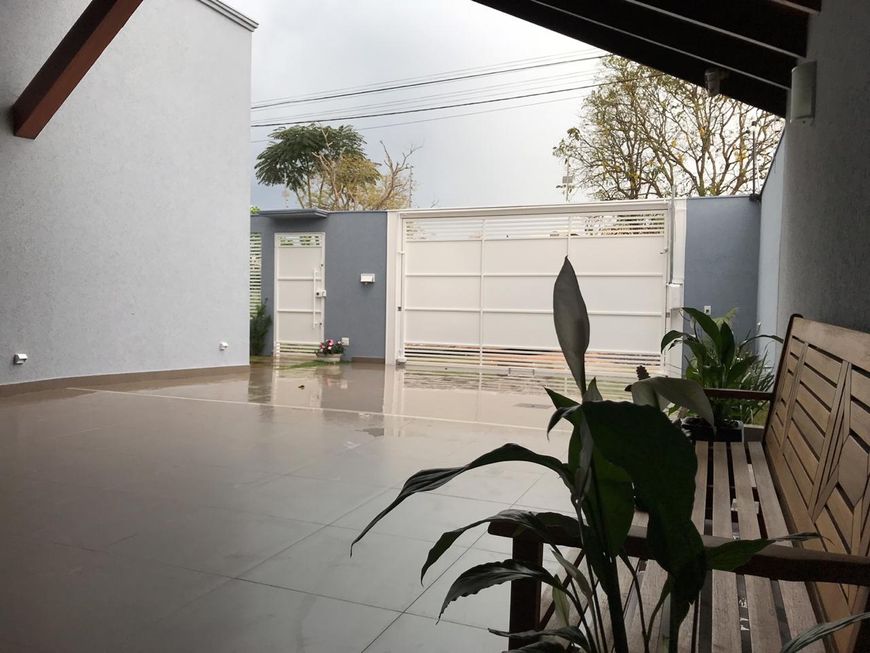 BELISSÍMO IMÓVEL COM 03 SUÍTES, ÁREA GOURMET e PISCINA!