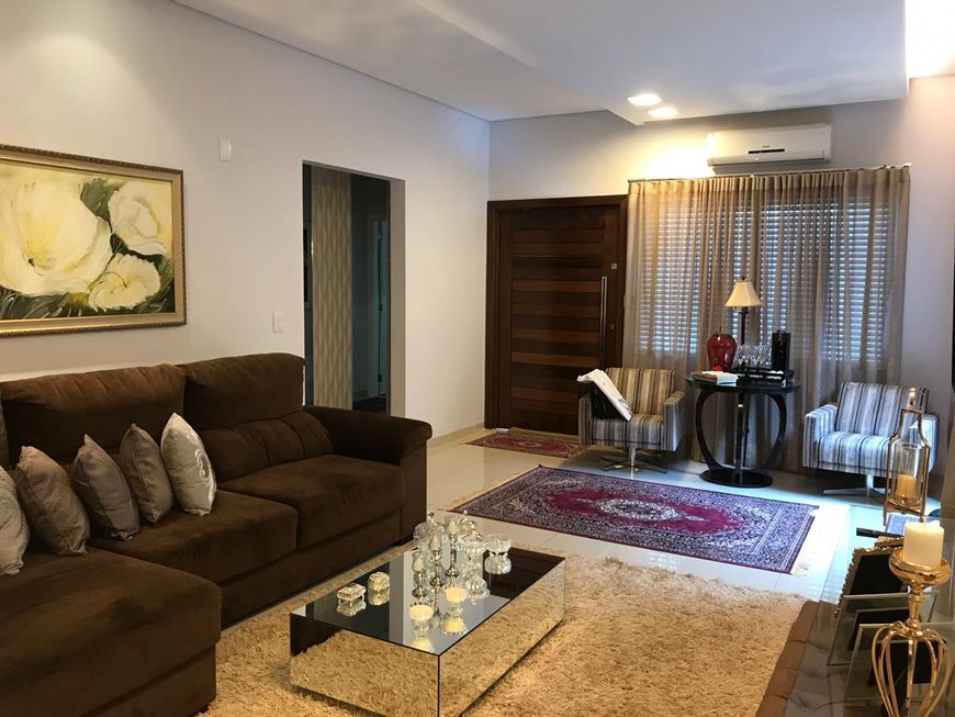 BELISSÍMO IMÓVEL COM 03 SUÍTES, ÁREA GOURMET e PISCINA!