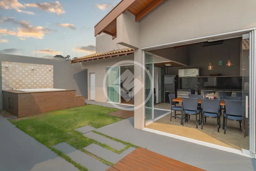Casa completa com área gourmet e jacuzzi codigo: 101268