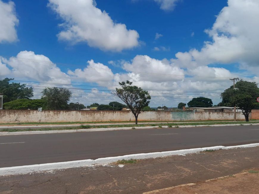 Terreno para venda tem 881 metros quadrados em Nossa Senhora das Graças - Campo Grande - MS