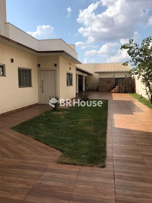 Vila Albuquerque | Casa 2 quartos, sendo 2 suites