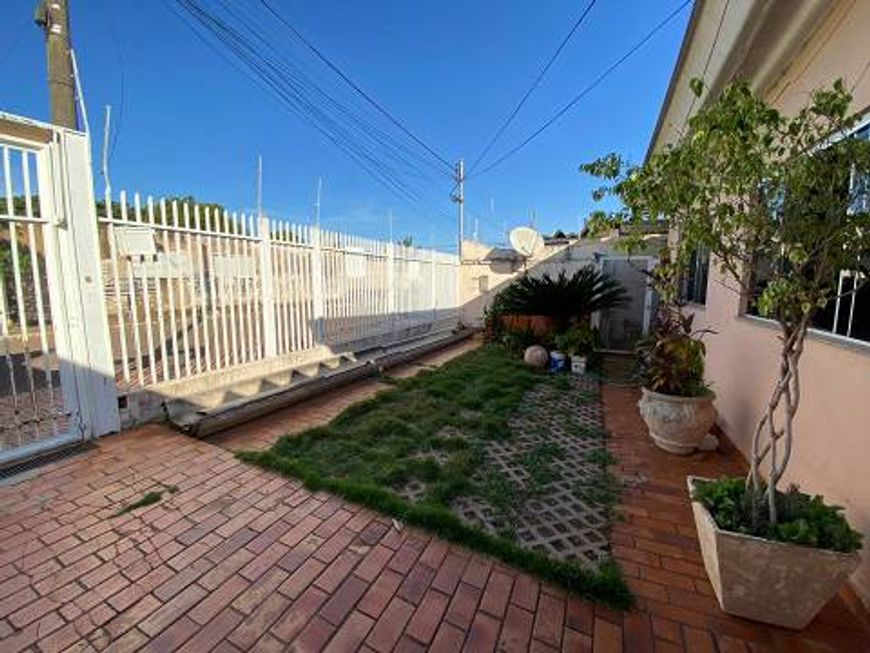 CASA AMPLA COM PISCINA NO BAIRRO COOPHARÁDIO