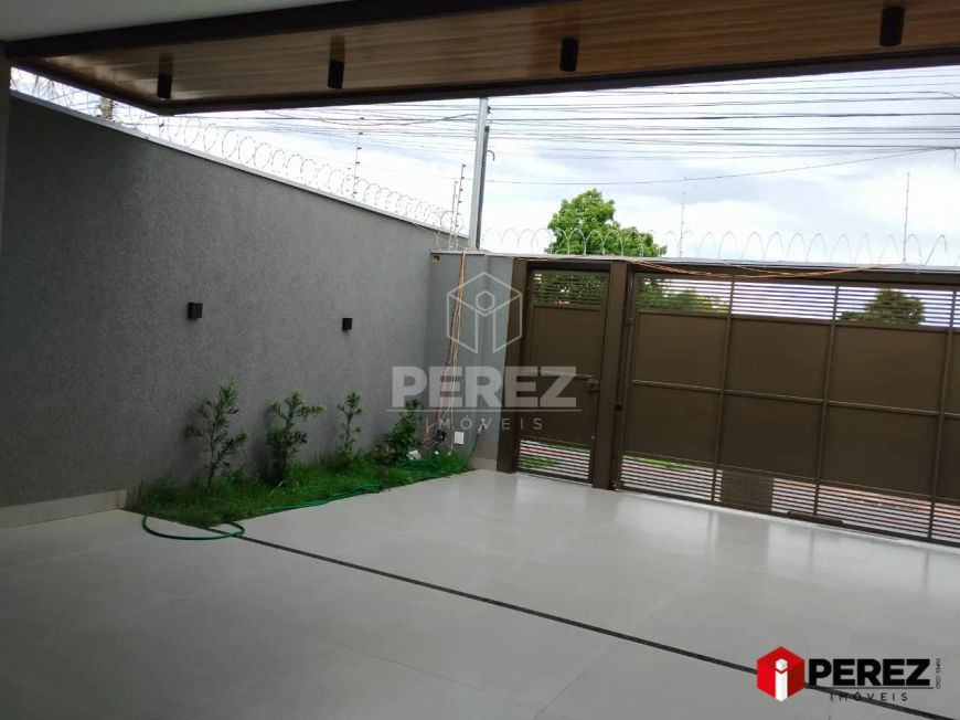 Casa térrea nova no bairro Rita Vieira.