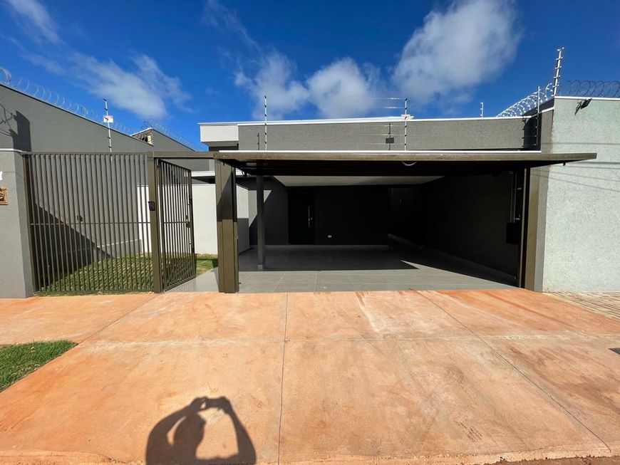 Térrea para venda tem 120 metros quadrados com 3 suítes - Bairro São Francisco - Campo Grande - MS