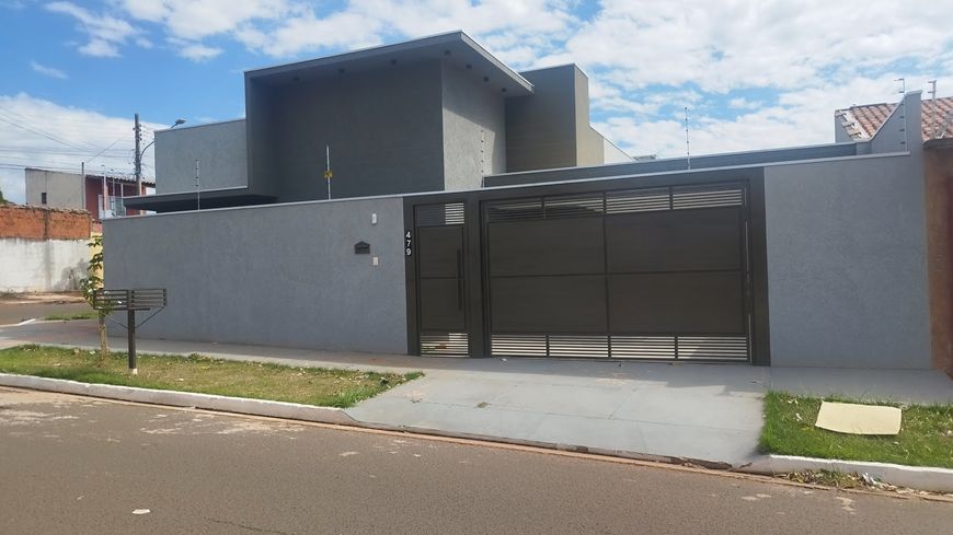 Casa no Jd.Novos Estados, acabamento de primeira por R$740mil.