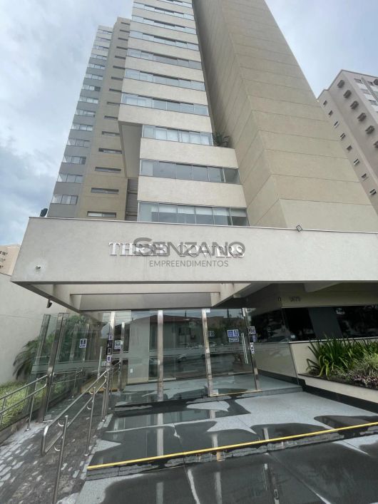 Apartamento no Edifício Three Tower Andar Alto