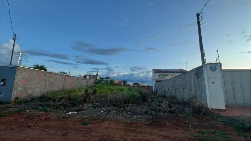 Imóvel para venda tem 360 metros quadrados em Residencial Oliveira - Campo Grande - MS