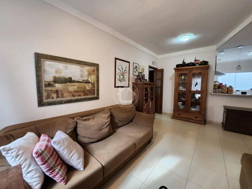 CASA TÉRREA COM PISCINA