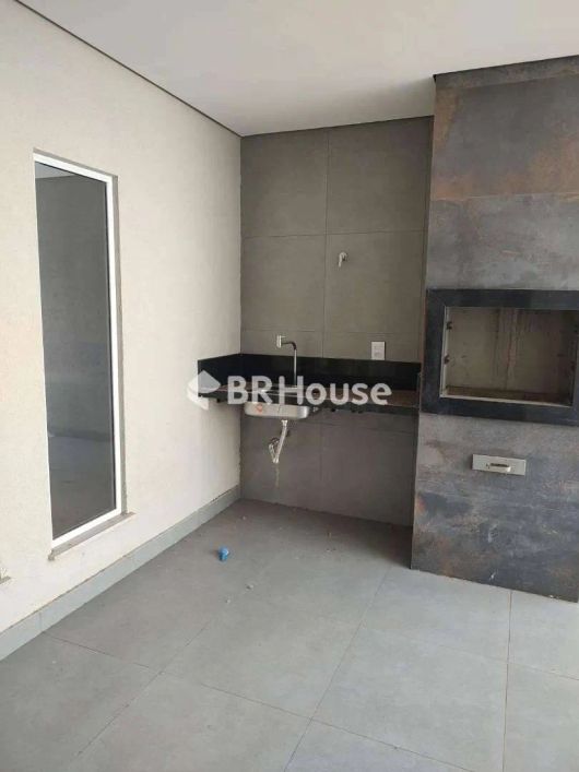 Sobrado para venda com 3 Suítes no Gran Village
