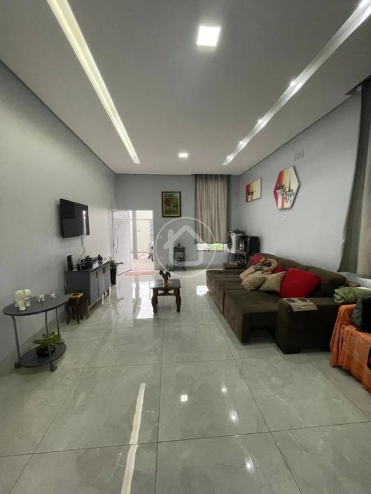 CASA DE 3 QUARTOS SENDO 1 SUITE NO RITA VIEIRA