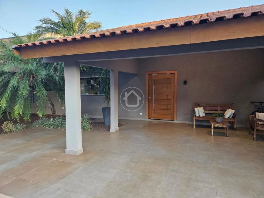 CASA EM CONDOMINIO PLANEJADA