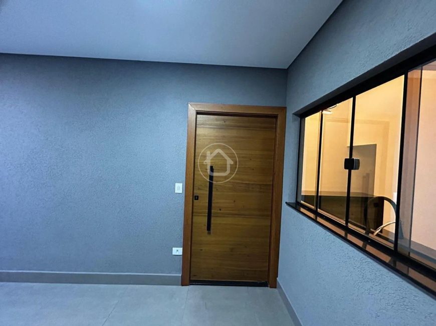 CASA COM 3 DORMITORIOS