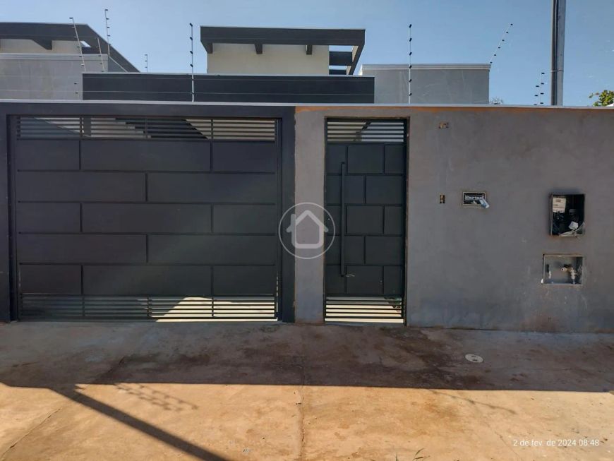 CASA TÉRREA 3 SUÍTES COM PISCINA - RITA VIEIRA