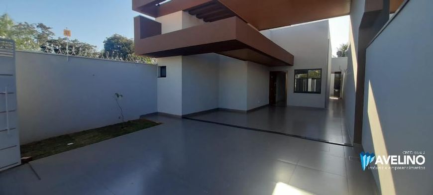 Imóvel no Rita Vieira com suíte, gourmet e piscina.