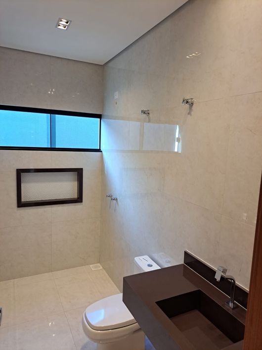 Vende - se uma linda casa em Campo Grande MS