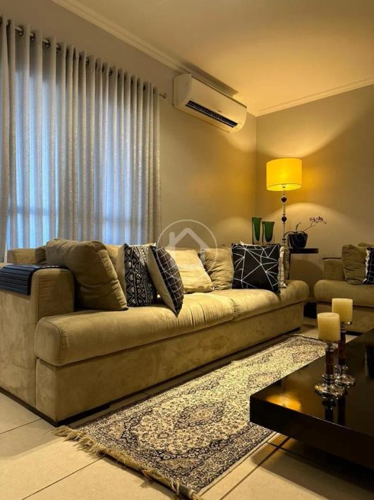 APARTAMENTO COM 03 SUÍTES