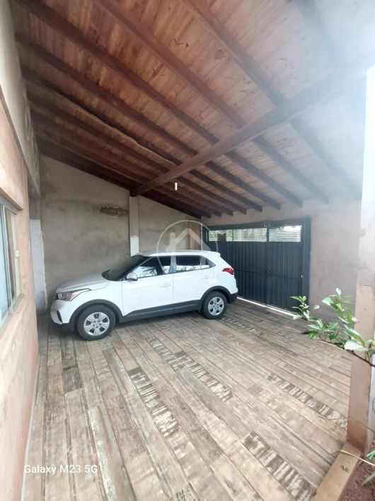 CASA COM 03 DORMITÓRIOS NO JARDIM JACARANDA