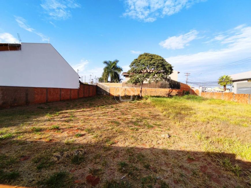 TERRENO NO CARANDA BOSQUE