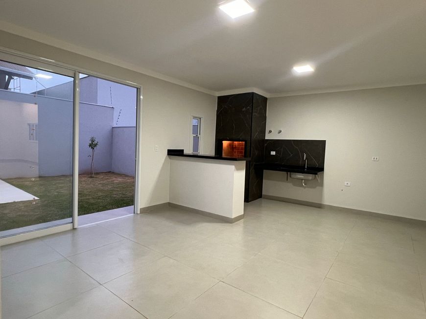 Casa com fino acabamento no Carandá Bosque
