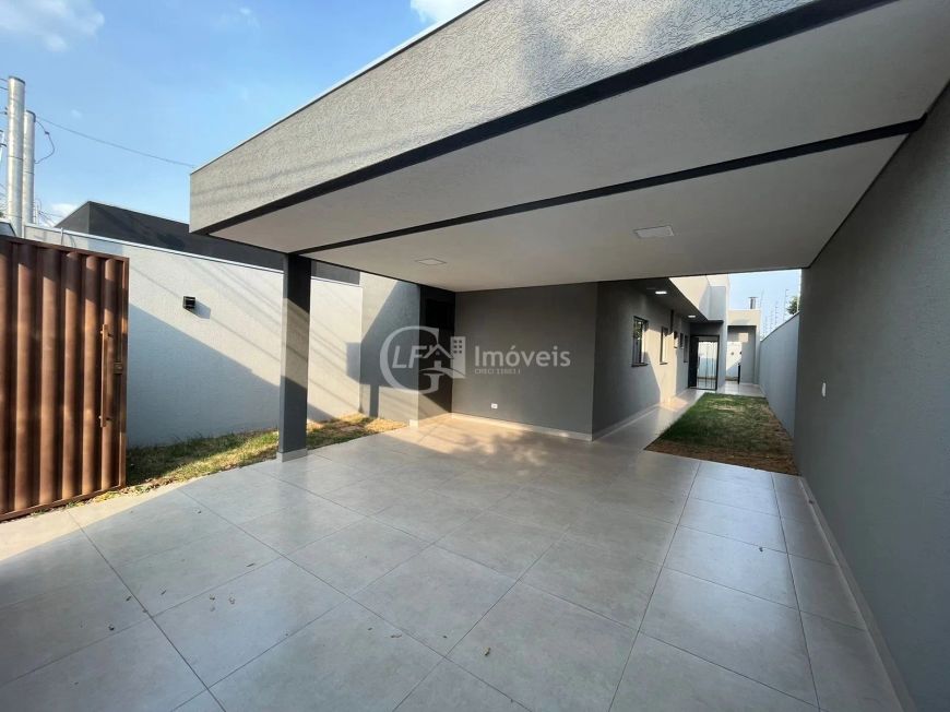Imóvel de luxo na Vila Planalto: Casa com 3 quartos, 3 suítes, 1 sala e 2 vagas de garagem em Campo