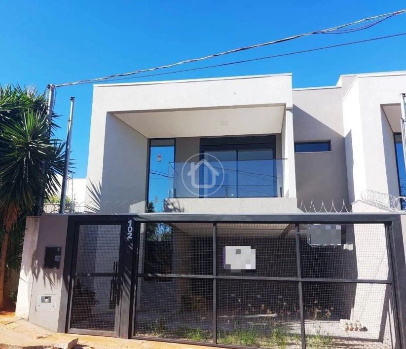 SOBRADO COM 03 DORM NO JARDIM TV MORENA