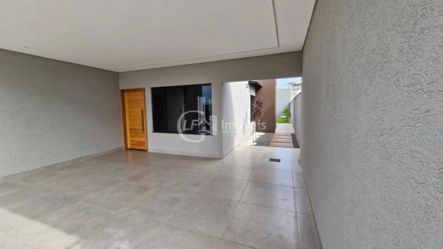 Linda Casa de Alto Padrão no Bairro Rita Vieira