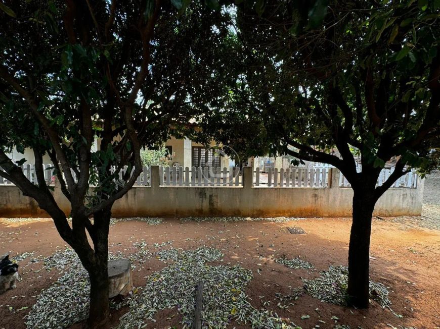 PRÉDIO COMERCIAL NA SAIDA SIDROLANDIA