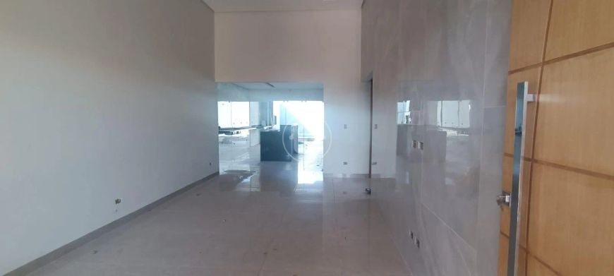 CASA NOVA COM 3 SUÍTES.