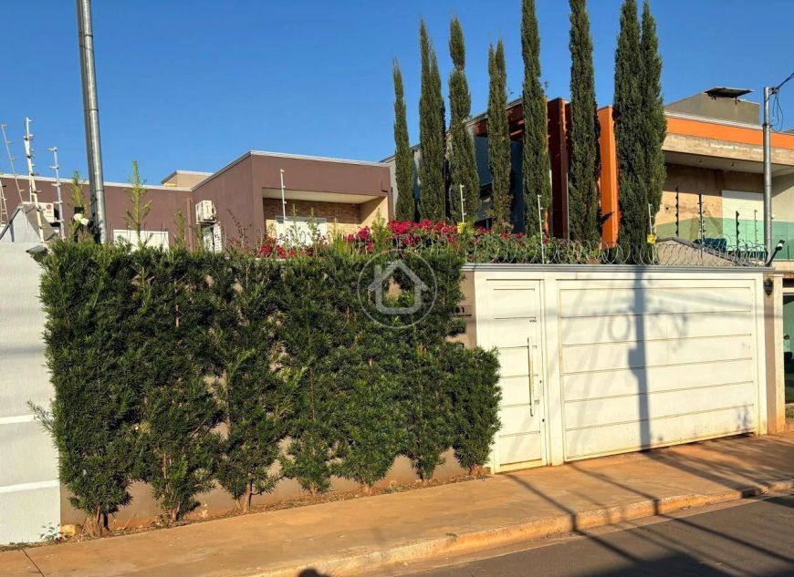 SOBRADO COM 04 QUARTOS - GOURMET E PISCINA