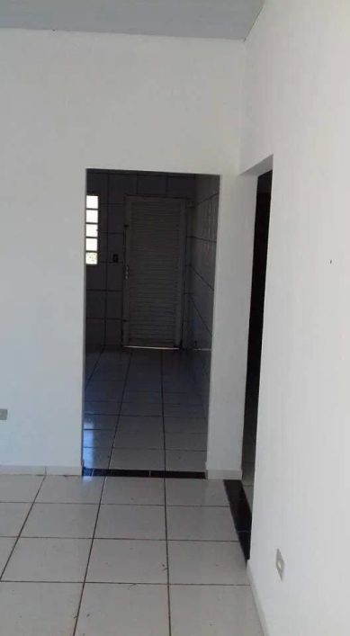 Casa Térrea com 3 Quartos - Bairro Jardim Columbia