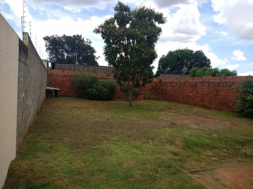 Casa Térrea com 3 Quartos - Bairro Jardim Columbia