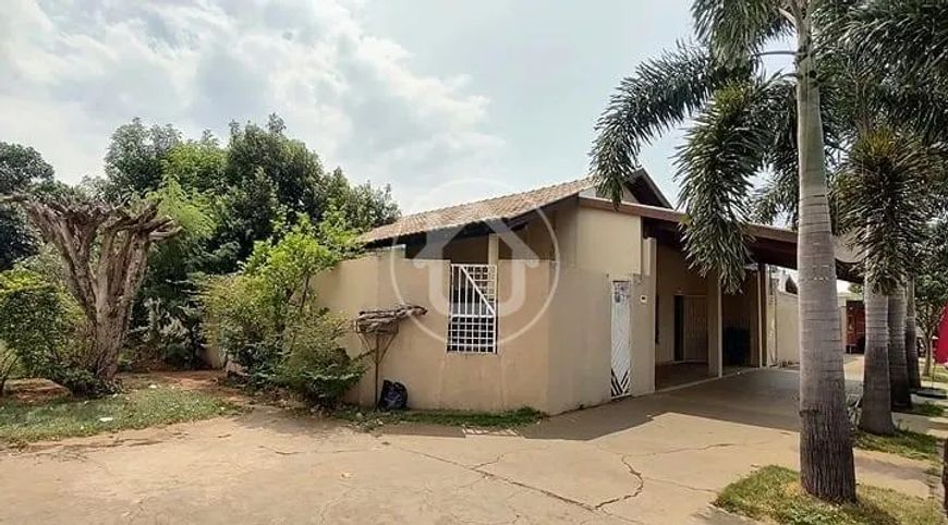 CASA TÉRREA COM EDÍCULA E SALA COMERCIAL