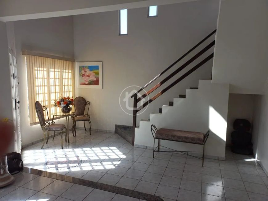 SOBRADO COM 5 DORMITÓRIOS NA VILA IPIRANGA