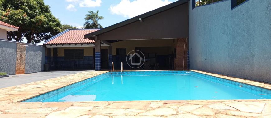 ÁREA DE LAZER C/ EDÍCULA