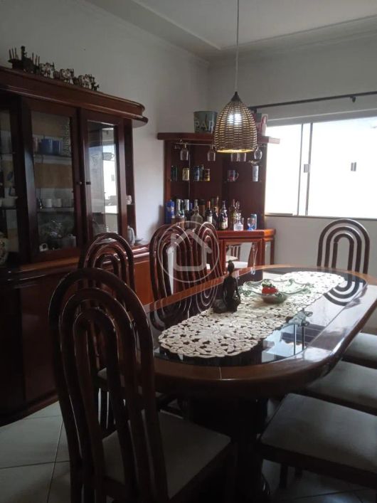 CASA COM SUÍTE E 02 QUARTOS - VILA CARLOTA