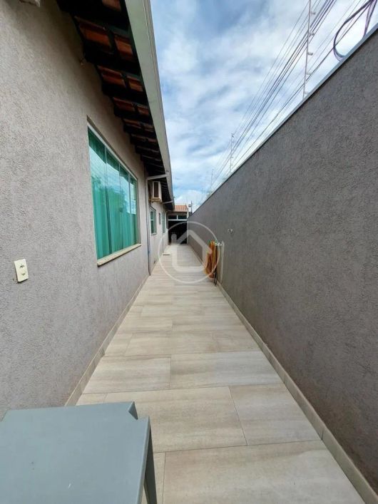 CASA COM 04 SUÍTES - CORONEL ANTONINO