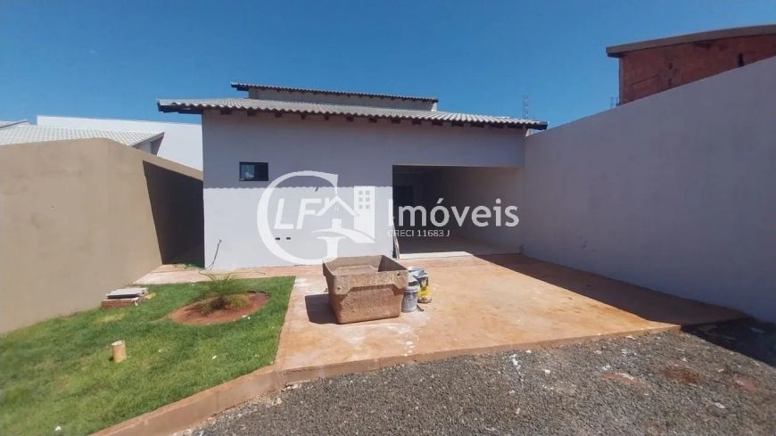Casa de Luxo à Venda em Campo Grande-MS - 4 Quartos, 4 Suítes, 2 Salas, 4 Vagas de Garagem - Água Li