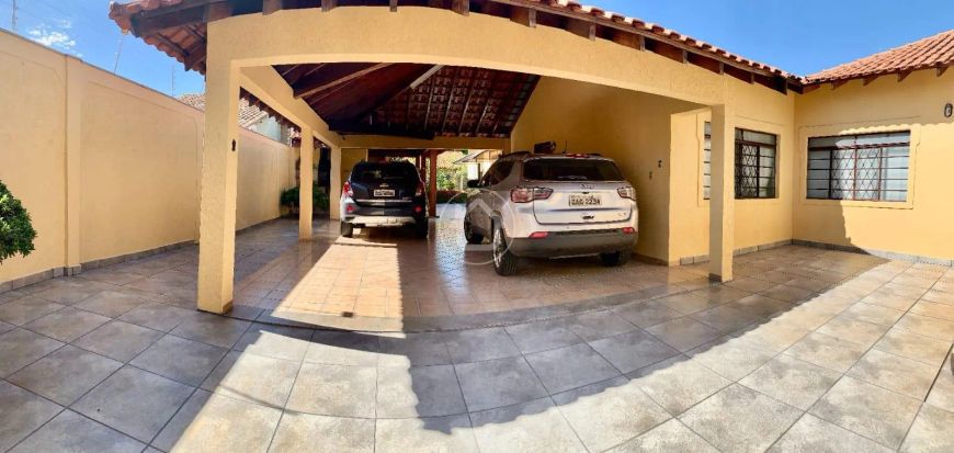 CASA COM 2 QUARTOS E AMPLA ÁREA DE LAZER