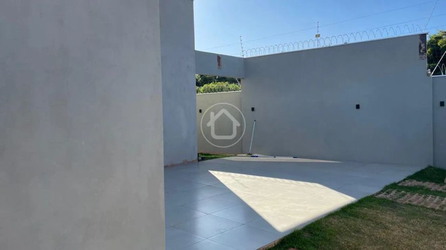 CASA MONTE CASTELO COM FINO ACABAMENTO