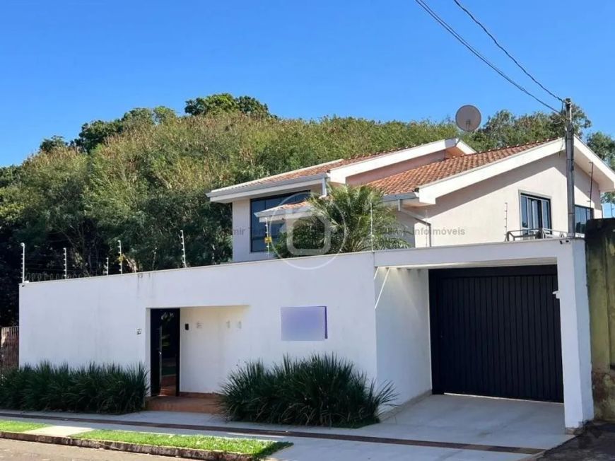 SOBRADO COM PISCINA