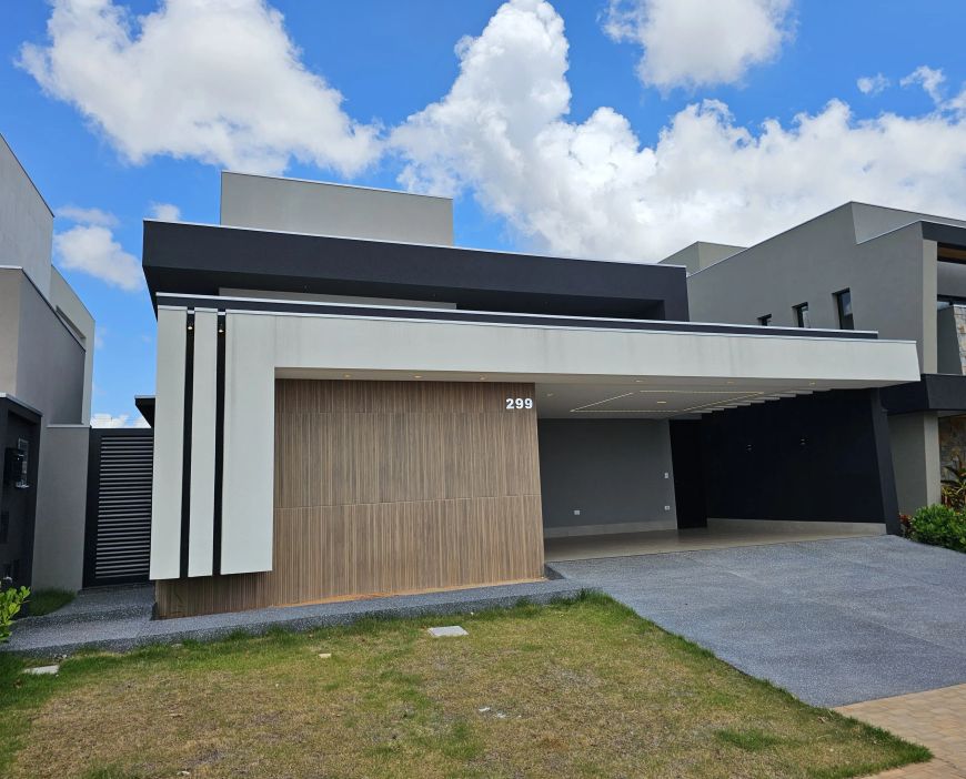 Linda Casa térrea nova a venda no Alphaville 4 com piscina aquecida e rica em armários planejados.
