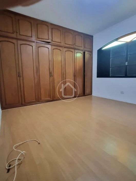 CASA DE ESQUINA PRÓXIMO DA ZARHAN