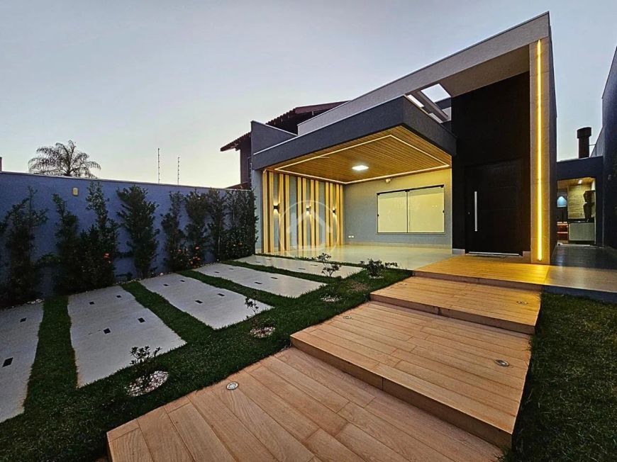 MARAVILHOSA CASA TÉRREA DE ALTO PADRÃO COM 3 SUÍTE
